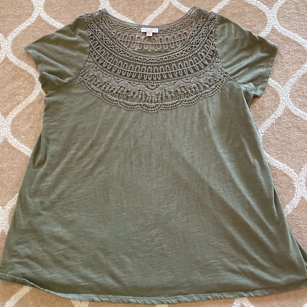 Liz Lange Olive Green Maternity Short Sleeve Top - Picture 3 of 7